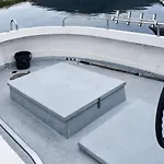 6 Person In *