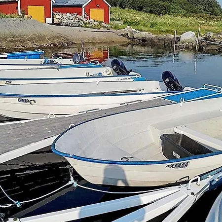 6 Person In * Aukra